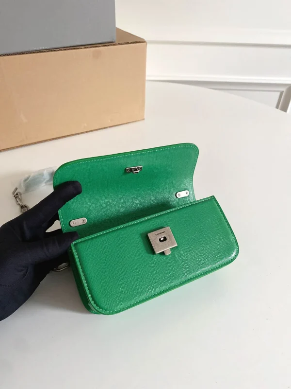 Crossbody bag Size: 19*10*7cm - Image 4