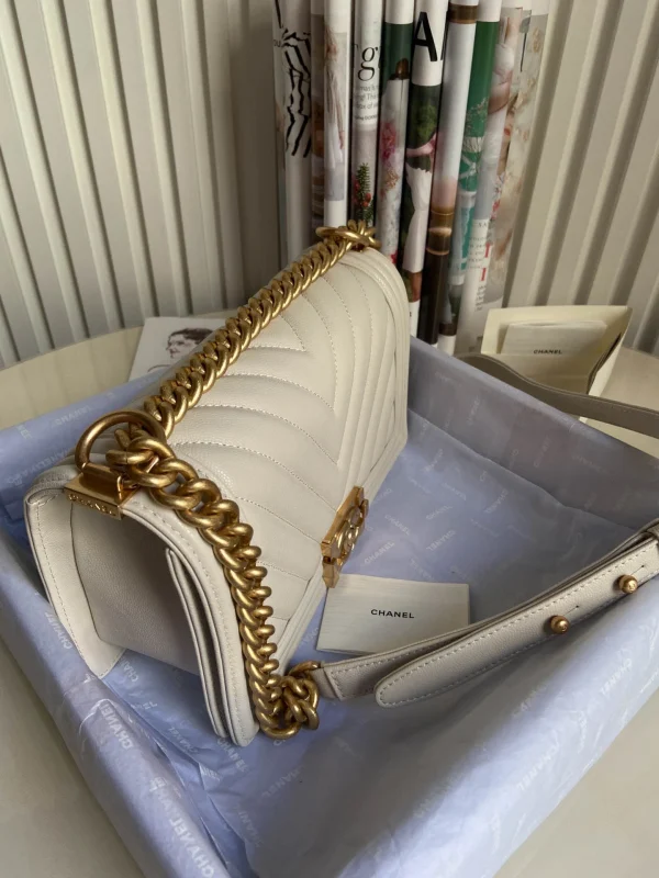 Chanel Calfskin Size:25x15x9cm - Image 8