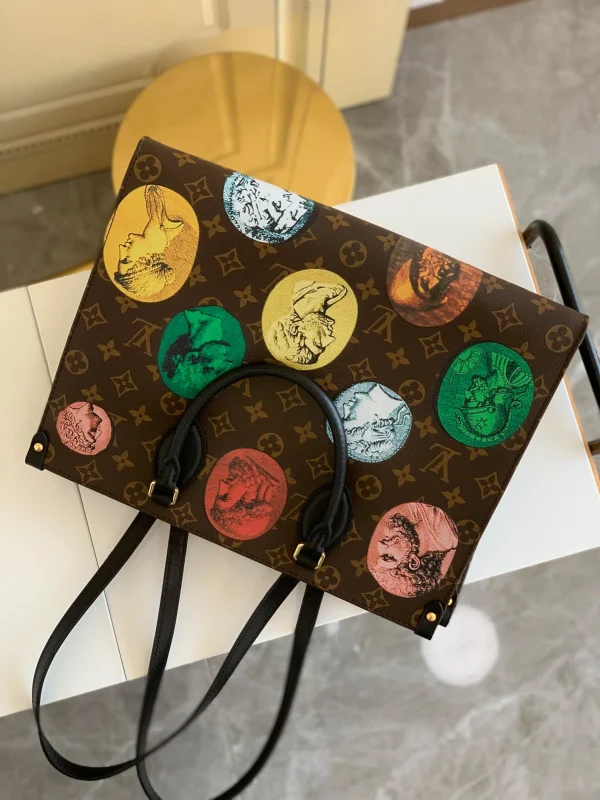 Louis Vuitton xFornasetti capsule collection Size: 35 x 27 x 14 cm - Image 6