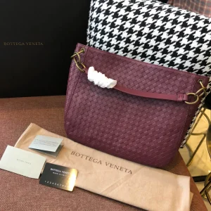 BV Briefcase Size: 33cm Date Red