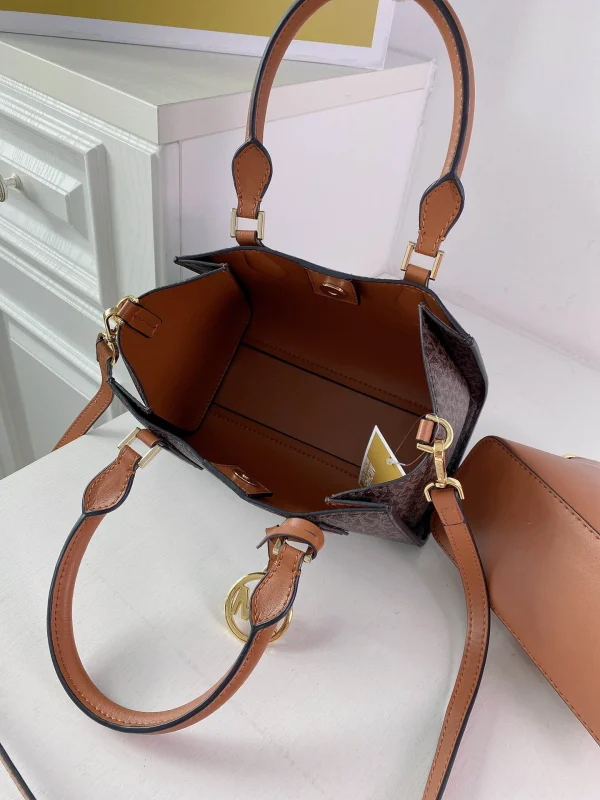 Michael kors MK jetset Size: 22cm*19cm*10cm - Image 3