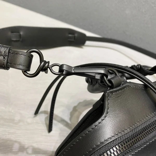 Balenciag* Neo Classic biker bag Size: 1993 Size: 13.5*18*7.5*12cm - Image 4