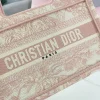 Book Tote Handbag Size: 22.5 x 24 x 8 cm - Image 6