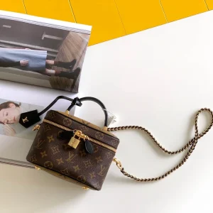 LV Model: M45165 Size:19*13*11cm
