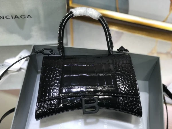 Balenciaga Paris Model: 23x10x24cm Size: 19x8x21cm - Image 8