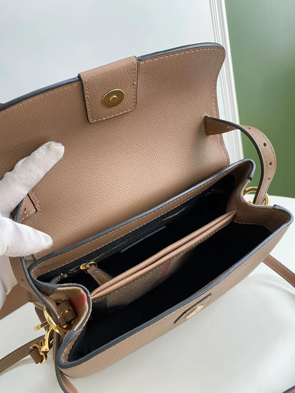 Calfskin bag Size:W25.5*H29*D10cm Code:400123 - Image 3
