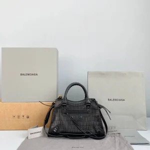 Balenciag* Neo Classic Biker Bag Size: 1991 Medium: 25*33*13*20cm