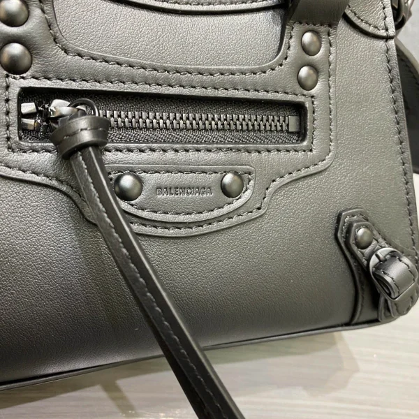 Balenciag* Neo Classic biker bag Size: 1993 Size: 13.5*18*7.5*12cm - Image 5