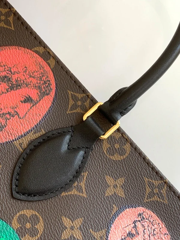 Louis Vuitton xFornasetti capsule collection Size: 35 x 27 x 14 cm - Image 5