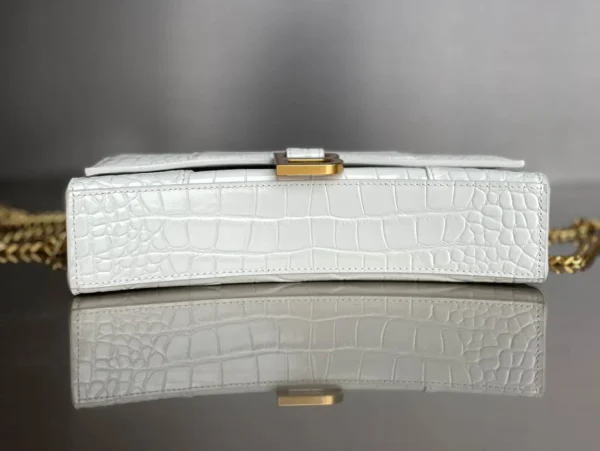 Crossbody bag Model: 198 Size: 22x13x5cm - Image 5