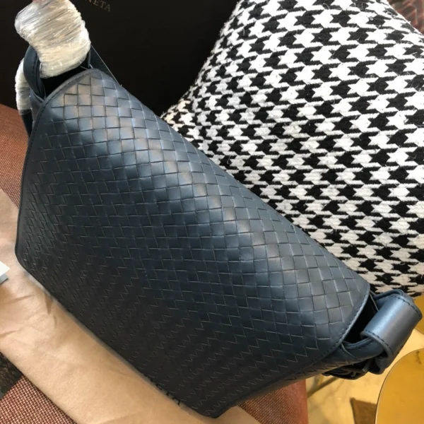 BV Briefcase Size: 32cm Blue - Image 6