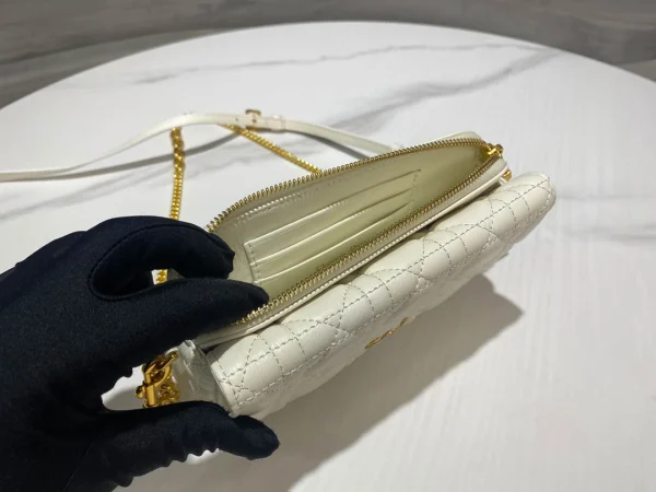Caro Chain Clutch Size:17.5*10.5*5 cm - Image 3