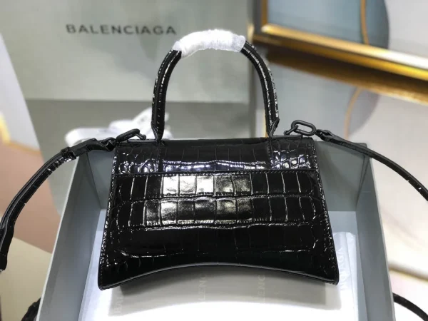 Balenciaga Paris Model: 23x10x24cm Size: 19x8x21cm - Image 3