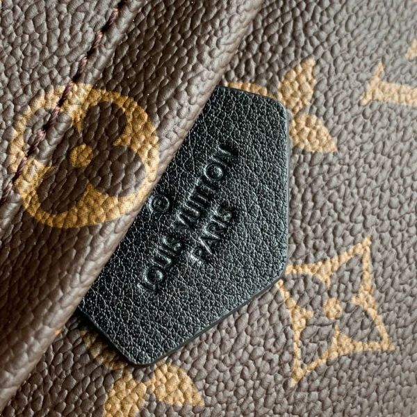 LV Model: M44873 Size 17*22*10cm - Image 6