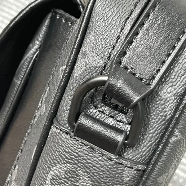 Louis Vuitton size: 15.0 x 17.0 x 8.0cm - Image 4