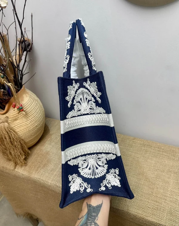 Book Tote Collection Size: 41.5cm 36cm 22cm - Image 4