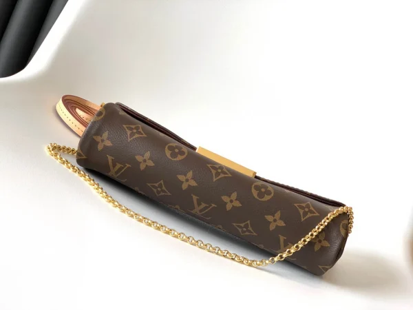 Louis Vuitton Size: 28.0 x 15.0 x 4.0 cm - Image 6