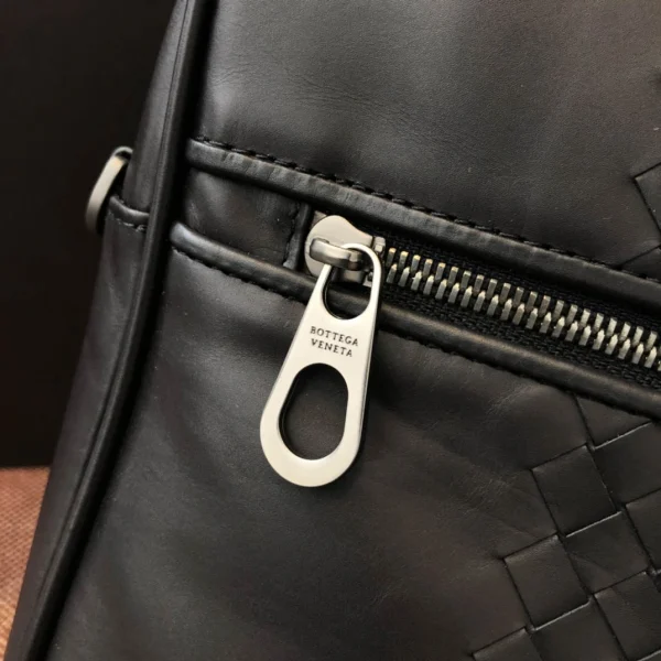 BV Briefcase Size: 38cm Black - Image 6