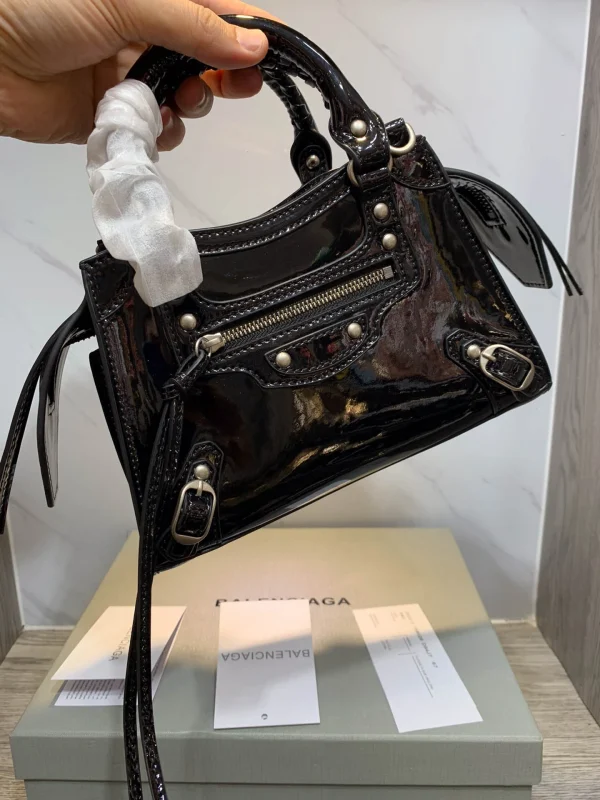 Black Size: 22cm - Image 4