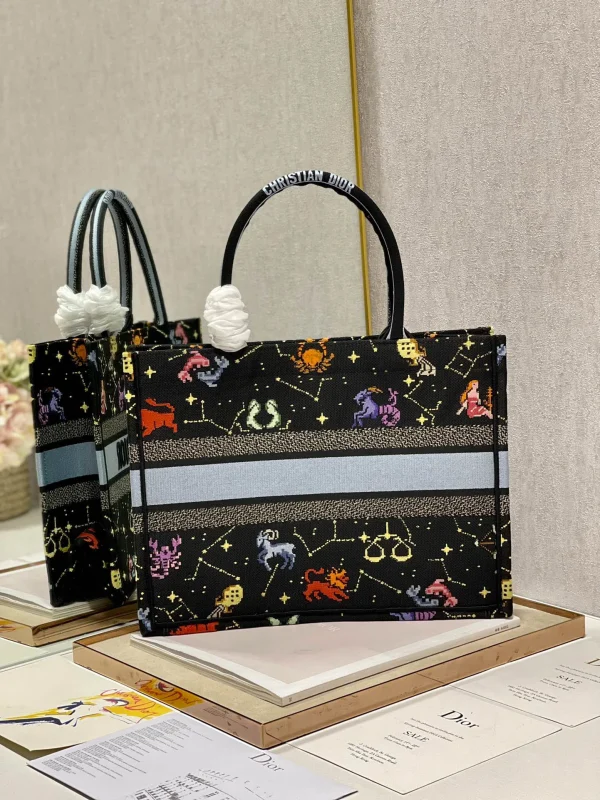 Book Tote Handbag Ref: 1286 Size:3628cm - Image 4