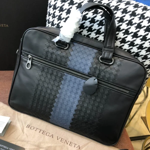BV Briefcase Size: 38cm Black - Image 9