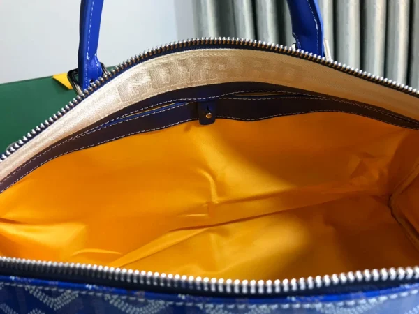 Goya Travel Bag Size: 48*23*24cm - Image 3