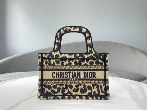 Book Tote Handbag Size: 22.5x24x8cm - Image 9