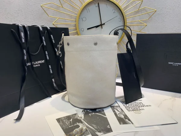 Bucket bag Model: 669299 Size: 20cm 30cm 28.5cm. - Image 7