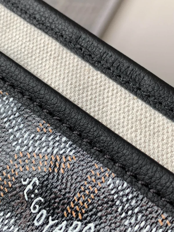muse bag cosmetic bag - Image 5