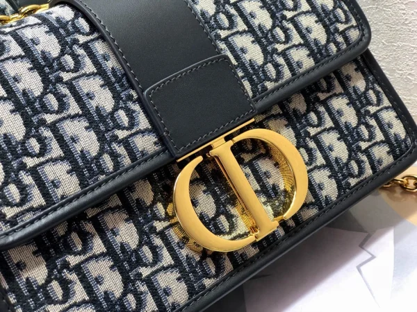30 Montaigne Chain Crossbody Bag Size: 25.5cm - Image 8