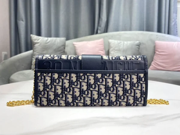 30 Montaigne Chain Clutch Bag Size: 27.5*12*2 cm - Image 6