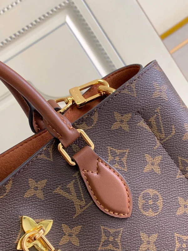 Louis Vuitton Size: 34.0 x 24.0 x 13.0 cm - Image 5