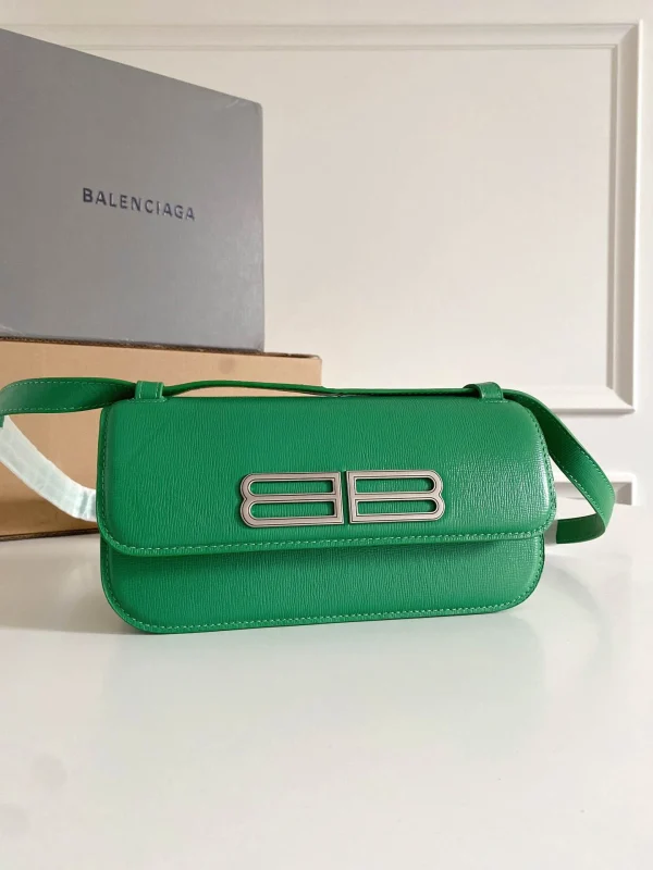 Crossbody Size: 23.5x12.4x10.4cm - Image 9