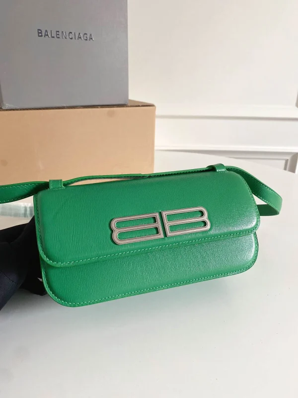 Crossbody Size: 23.5x12.4x10.4cm - Image 6