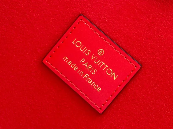 Louis Vuitton Size: 32x29x17cm - Image 2