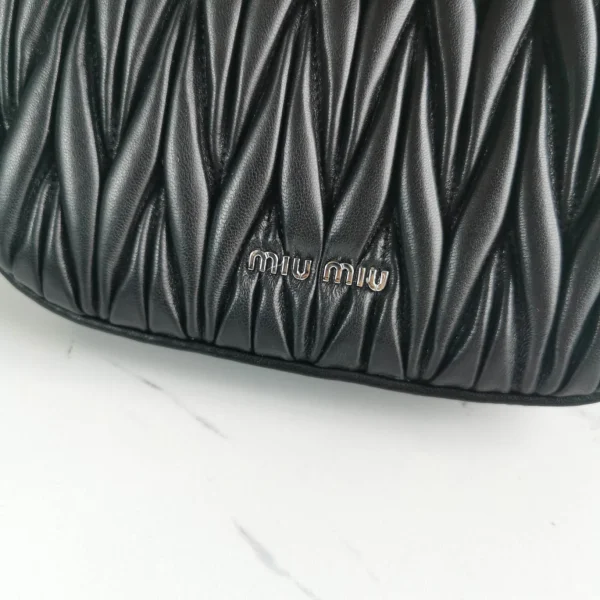 Miu Miu handheld underarm bag Size：20X15X4.5cm - Image 2