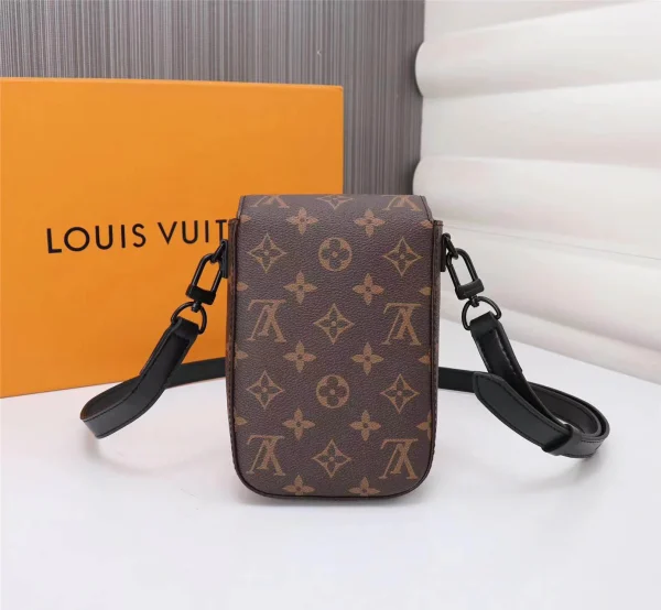 Louis Vuitton Model No. 69405 Size: 15x17x8 cm - Image 9