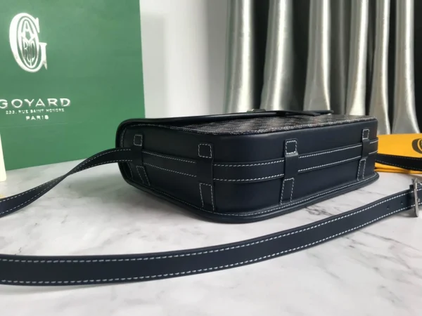 Belvdre Single Strip Messenger Bag Ref: GY020183 Size: Large 28Cm - Image 7