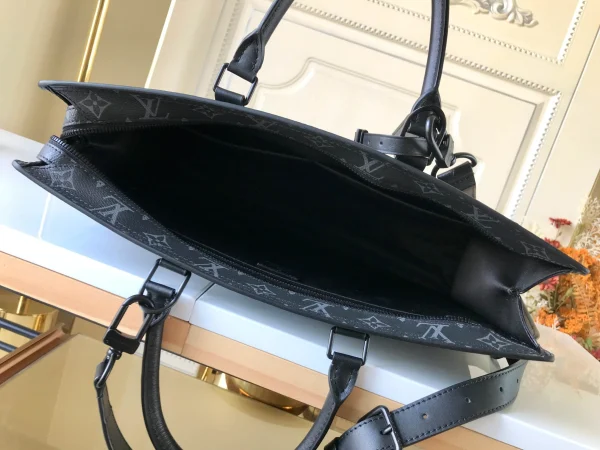 Louis Vuitton 31.0x 39.0x 8.5 cm - Image 3