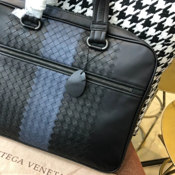 BV Briefcase Size: 38cm Black - Image 8
