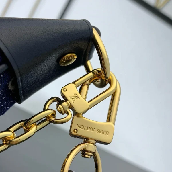 Louis Vuitton Size: 23 x 13 x 6 cm - Image 3