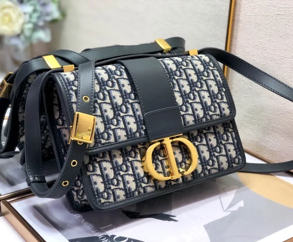 30 Montaigne Size: 24cm - Image 9