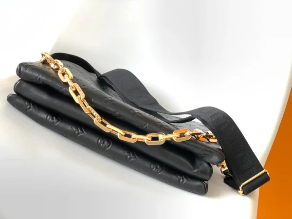 Louis Vuitton Size: 34 x 24 x 12 cm - Image 6
