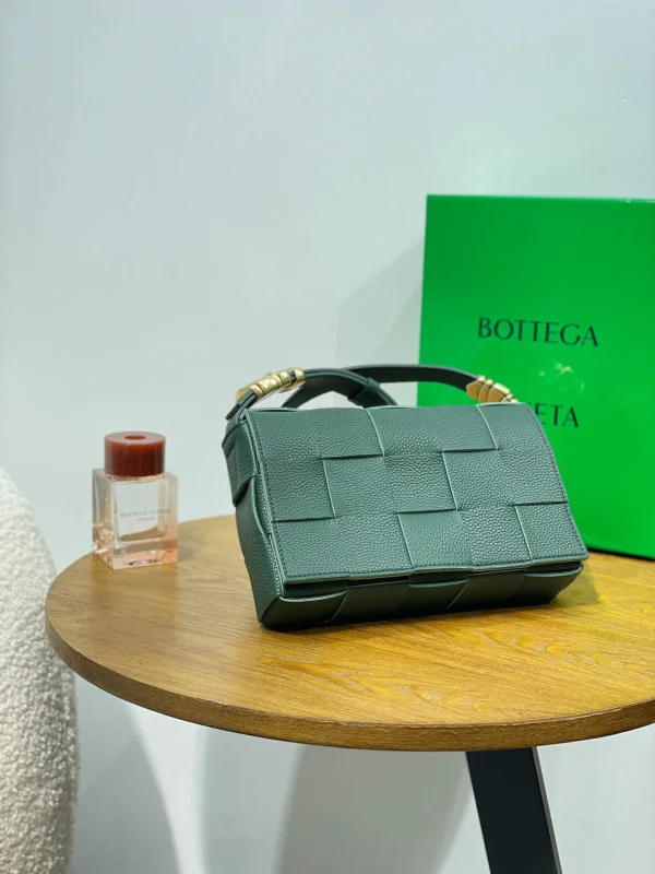 BV CASSETTE bag Size: 23x15 666870 - Image 8