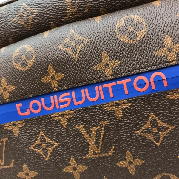 Louis Vuitton Crossbody Messenger Bag Model: M43843 Size: 25x18x5cm - Image 7