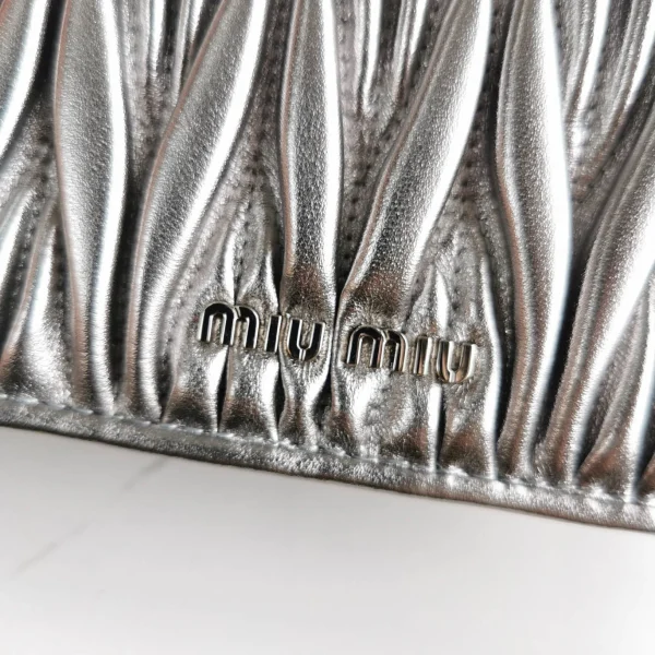 Matelasse Silver Grey Model: 5BD084 Length: 115cm size: 20 5.5 12 - Image 2