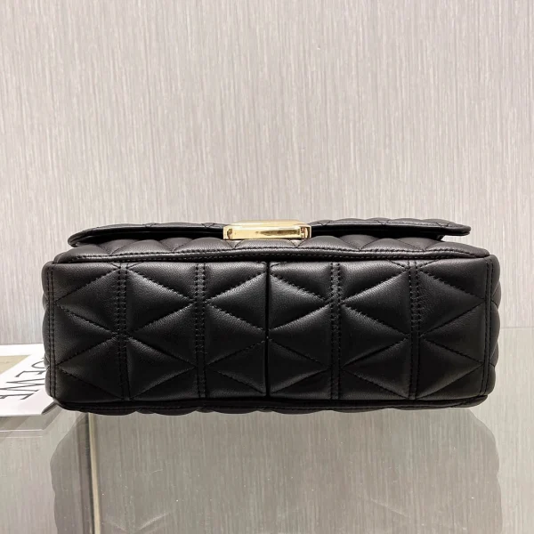 MK Sheepskin Bag Black Size: 25CmX16cmX8.5cm - Image 12