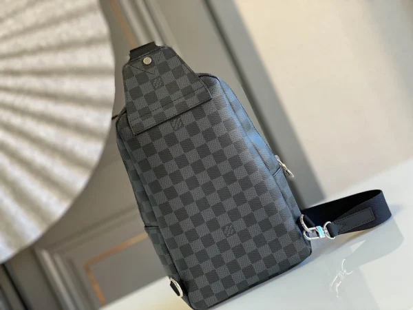 LV 20 x 31 x 10 cm - Image 8