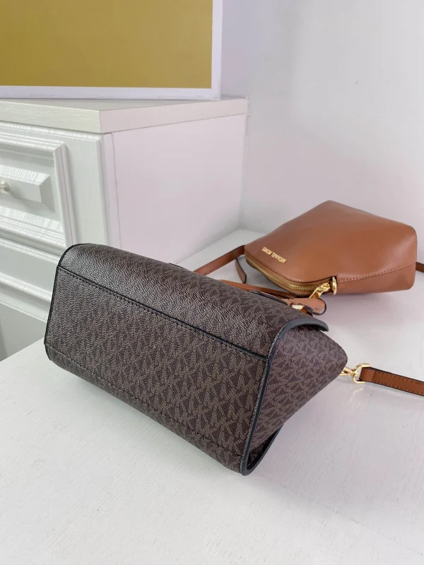 Michael kors MK jetset Size: 22cm*19cm*10cm - Image 2