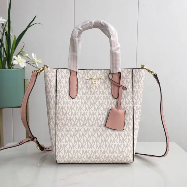MK Sinclair Handbag Crossbody Model: 2113 Size 25m Height: 25m Width: 9*300
